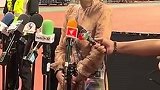 泰国57岁华裔领队伍伦盼女士：泰国队赢下国足将获300万奖金