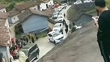 在丰田霸道眼里，从来就没有堵车这一说法