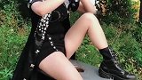 美女唢呐吹得精彩有韵味，真是有才华！