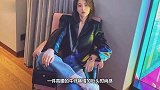 乔欣一改乖乖女形象，真空穿黑色皮衣配牛仔裤，变身黑帮女千金