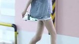美女长的好好看呀，衣服也好看