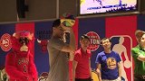 篮球-17年-德文布克空降上海:第一次来中国感觉很美妙-专题