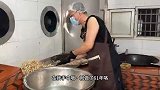福建晋江肥肉粕，70岁老伯创新性把油压干净，20斤肉才能做出1斤