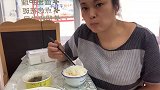 今天朋友请我吃饭，都是我喜欢吃的菜，有肉有素，泡椒牛蛙，安逸
