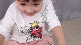 郡郡尴尬不