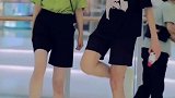 这对小情侣是想学什么东西吗