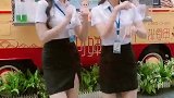 服务员小姐姐街头热舞，动感迷人，网友还能不能好好工作了