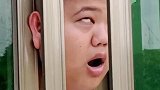 对不住了兄弟、和我住一起让你受苦了