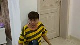 这娘俩配合的太默契了