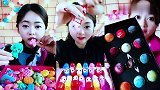美女直播吃彩色拉丝糖，彩色星空巧克力，是我向往的生活