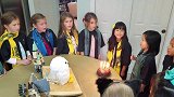 中国小女孩被收养，四年后，全班为她庆祝生日好幸福