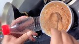 饮料瓶底下掏一个洞，这个是不是有点太厉害了，谁是创始人