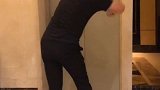 好尴尬呀！小姐姐居然在偷笑！