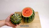 牛人挑战切西瓜，果肉竟然一点不少，网友：庖丁解牛