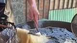 这样的烟火气息让人感到安心，你们家乡把这种美食叫做什么？