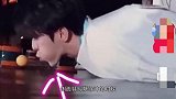 蔡徐坤颜值崩了吹乒乓球时下巴形状怪异，角度很重要