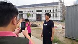 大衣哥演出费多少钱一场，和经纪人谈，大腕自己不谈！