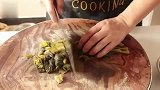 这才是酸菜鱼的家常做法，汤鲜肉嫩营养高，酸菜脆爽，特别的下饭