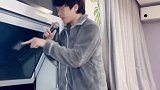 挑战第二天在家给邻居唱歌在家秀才艺