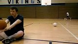 搞笑-20120302-投篮出错，妹纸直接被爆头
