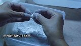 小伙上演教科书式求婚，把罪犯给整懵了