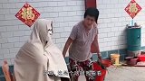 美女，你这装扮有点意思！
