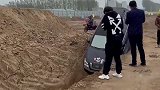 国产车性能不强的结论被打破，四驱过深坑，真豪横