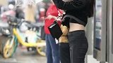 这么漂亮的姑娘还挤公交车吗