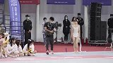 我感觉辣目洋子跳的比她好看。