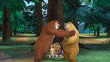 熊出没：强哥踩熊二香蕉皮摔倒，熊熊们成临时保姆照顾光头强！