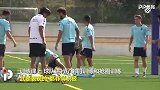 小橙鞋又来啦！小橙+小红背心 武磊是训练场最靓的仔