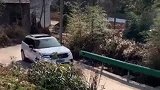 想想三年前开路虎是真风光，如今落差如此大，心里有点承受不了了