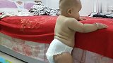 宝妈一直坚持母乳，宝宝发育慢九个多月宝宝只会这个动作！