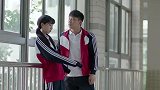 我怕来不及：张钊看到校长来了，赶紧装病给春生争取时间