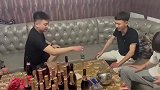 爆笑：大兄弟真是又菜又爱玩！