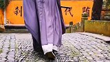 万籁此都寂，但余钟磬音。此情此景你想起哪首古诗呢？