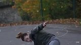 老外美女球技不错哦
