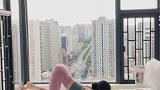 我有个学员说她爱生闷气。，我立刻让他做这个动作，果然气全消了，推荐给大家男女都可以瑜伽猫式床上瑜伽瘦
