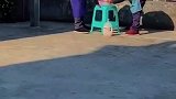 在风里站的太久，难免会被吹红眼睛