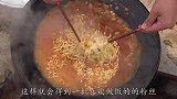 韩国小姐姐变相炫富，几块钱的泡面配千元顶级鲍鱼，暴殄天物！