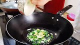 软烧鲳鱼家常做法，不煎不炸，肉质鲜嫩无腥味，看饭店大厨如何做