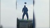 羡慕的五体投地 站那么高穿街鞋玩转街球 真的好帅
