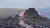 火山岩浆喷发的壮观场面，难得一见！火山