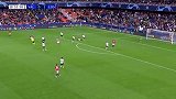 第53分钟里尔球员亚兹奇射门 - 打偏