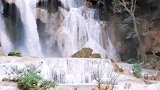 老挝朗布拉邦美丽的白雪瀑布群