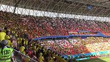 莫龙维亚体育场成一片黄色海洋 日本球迷看台也被哥伦比亚人占领