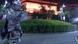 铠甲勇士铠传：风鹰腿一脚把小怪踢飞十米远，太强大了