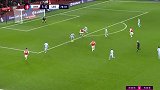 简单高效！胖虎主动寻求撞墙配合 一脚射门被挡出