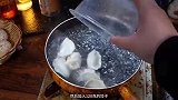 饺子要煮多久，像我这样煮的饺子8分钟就能熟