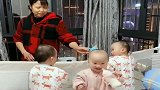 自从有了三胞胎，奶奶就成了这样，亲生的就是不一样！